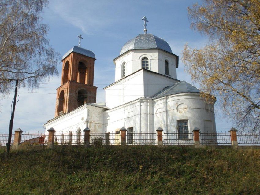 Сватково. Церковь Покрова Пресвятой Богородицы. общий вид в ландшафте, Вид с юго-востока