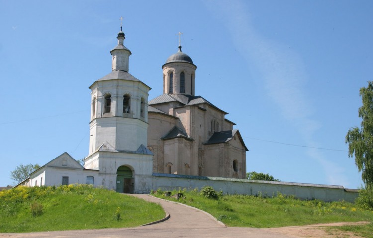 Смоленск. Церковь Михаила Архангела (Свирская) на Пристани. общий вид в ландшафте, 		      