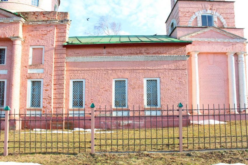 Церковь Рождества Пресвятой Богородицы, Махра (Сергиево-Посадский городской округ, Московская область). фасады, Средняя часть храма, вид с севера