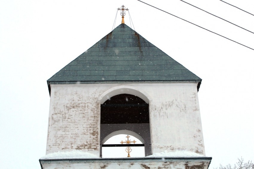 Церковь Рождества Пресвятой Богородицы, Мишутино (Сергиево-Посадский городской округ, Московская область). архитектурные детали, Завершение колокольни