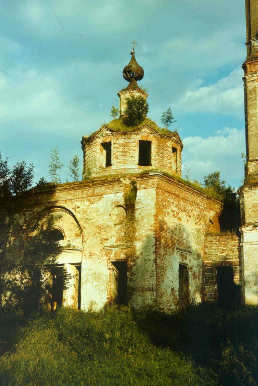 Мергусово. Церковь Сергия Радонежского. фасады