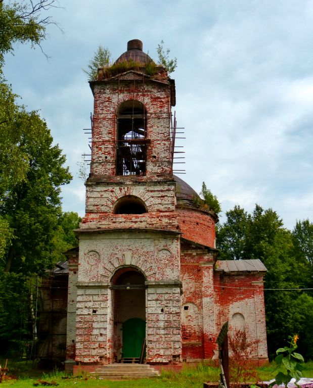 Церковь Троицы Живоначальной, Новая Шурма (Сергиево-Посадский городской округ, Московская область). фасады