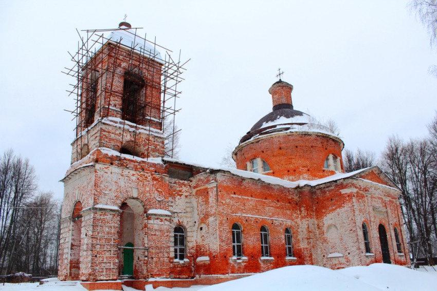 Церковь Троицы Живоначальной, Новая Шурма (Сергиево-Посадский городской округ, Московская область). фасады, Вид с юго-запада
