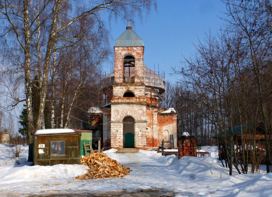 Церковь Троицы Живоначальной, Новая Шурма (Сергиево-Посадский городской округ, Московская область). фасады