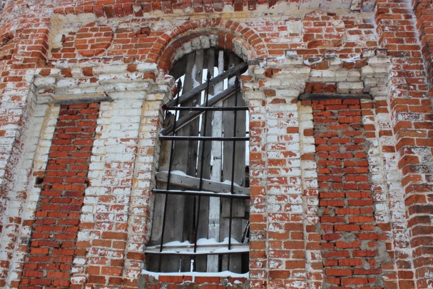 Церковь Богоявления Господня, Парфеново (Сергиево-Посадский городской округ, Московская область). архитектурные детали, Южный фасад средней части