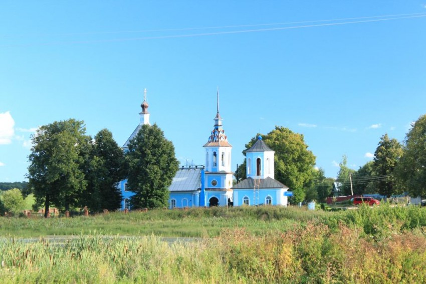 Титовское. Церковь Тихвинской иконы Божией Матери. общий вид в ландшафте, Вид с севера