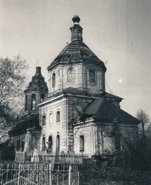 Церковь Тихвинской иконы Божией Матери, Титовское (Сергиево-Посадский городской округ, Московская область). фасады