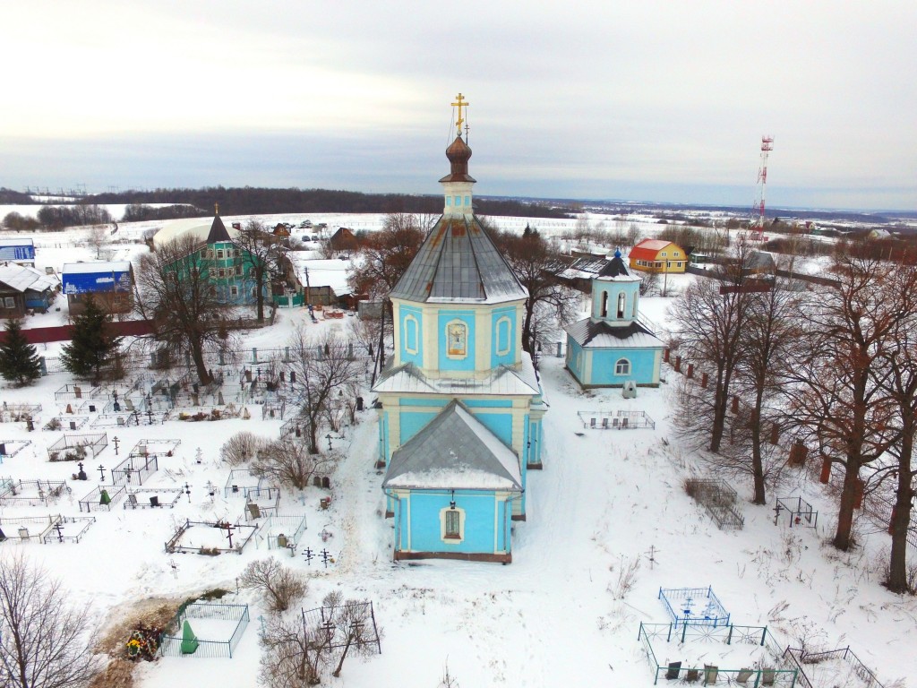 Титовское. Церковь Тихвинской иконы Божией Матери. общий вид в ландшафте, Вид с востока, фото с квадрокоптера