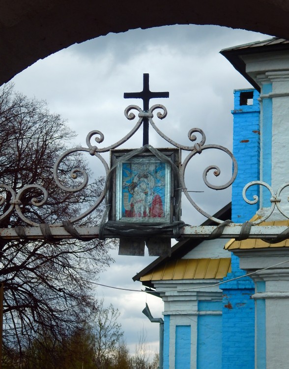 Церковь Тихвинской иконы Божией Матери, Титовское (Сергиево-Посадский городской округ, Московская область). архитектурные детали