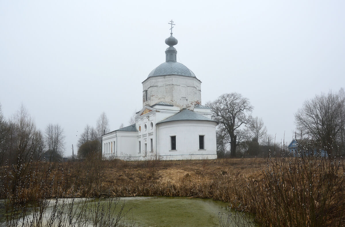 Церковь Воскресения Словущего, Хребтово (Сергиево-Посадский городской округ, Московская область). общий вид в ландшафте
