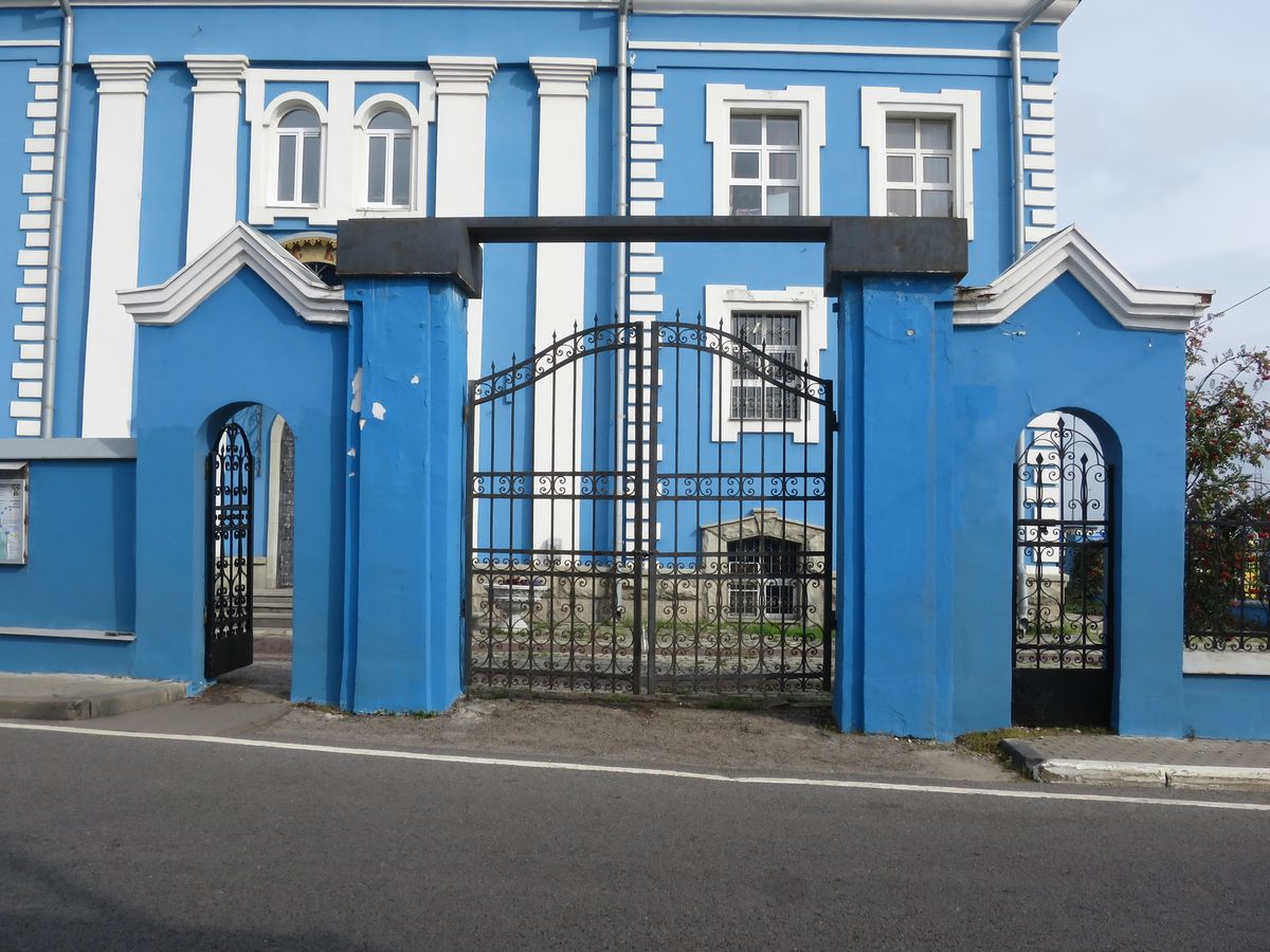 Церковь Владимирской иконы Божией Матери, Мытищи (Мытищинский городской округ и гг. Долгопрудный, Лобня, Московская область). дополнительная информация, Врата церковной ограды