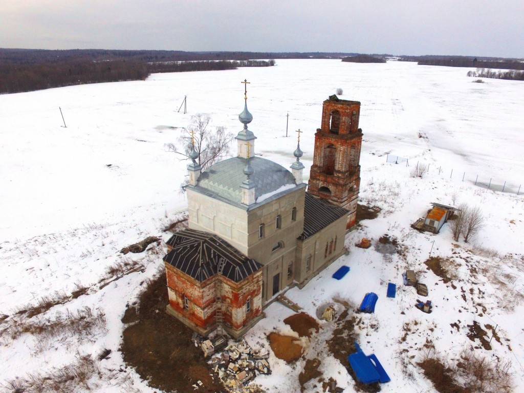 Аким и Анна (Иоакиманский погост). Церковь Введения во храм Пресвятой Богородицы. общий вид в ландшафте, Вид с северо-востока, фото с квадрокоптера