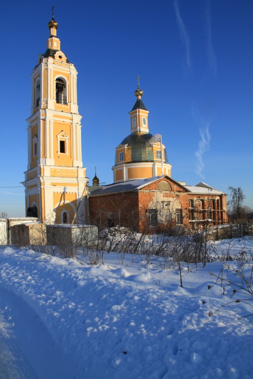 Богородское. Церковь Рождества Пресвятой Богородицы. фасады, Храм морозным утром