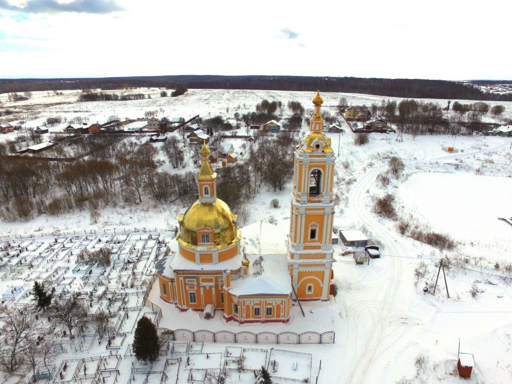 Богородское. Церковь Рождества Пресвятой Богородицы. общий вид в ландшафте, Вид с севера, фото с квадрокоптера