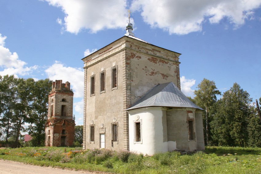 Церковь Покрова Пресвятой Богородицы, Заболотье (Сергиево-Посадский городской округ, Московская область). фасады