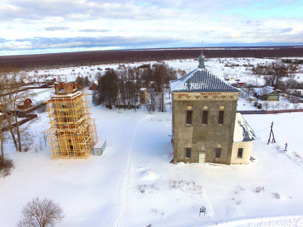 Церковь Покрова Пресвятой Богородицы, Заболотье (Сергиево-Посадский городской округ, Московская область). общий вид в ландшафте, Вид с юга, фото с квадрокоптера