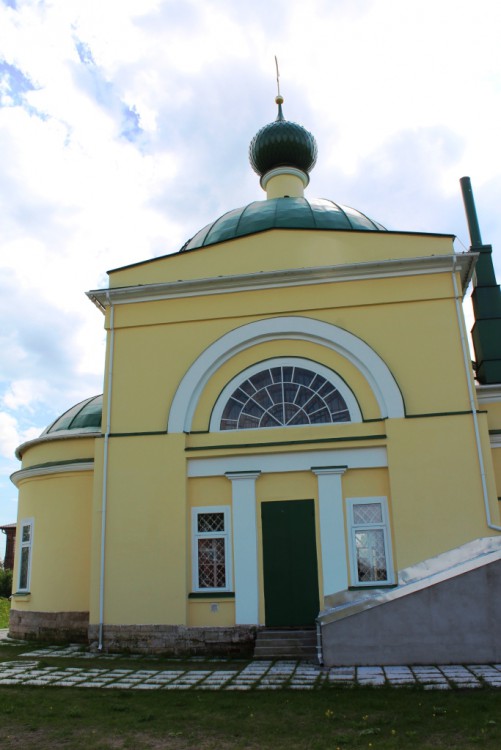Церковь Казанской иконы Божией Матери, Каменки (Сергиево-Посадский городской округ, Московская область). архитектурные детали, Основной объем храма, вид с севера