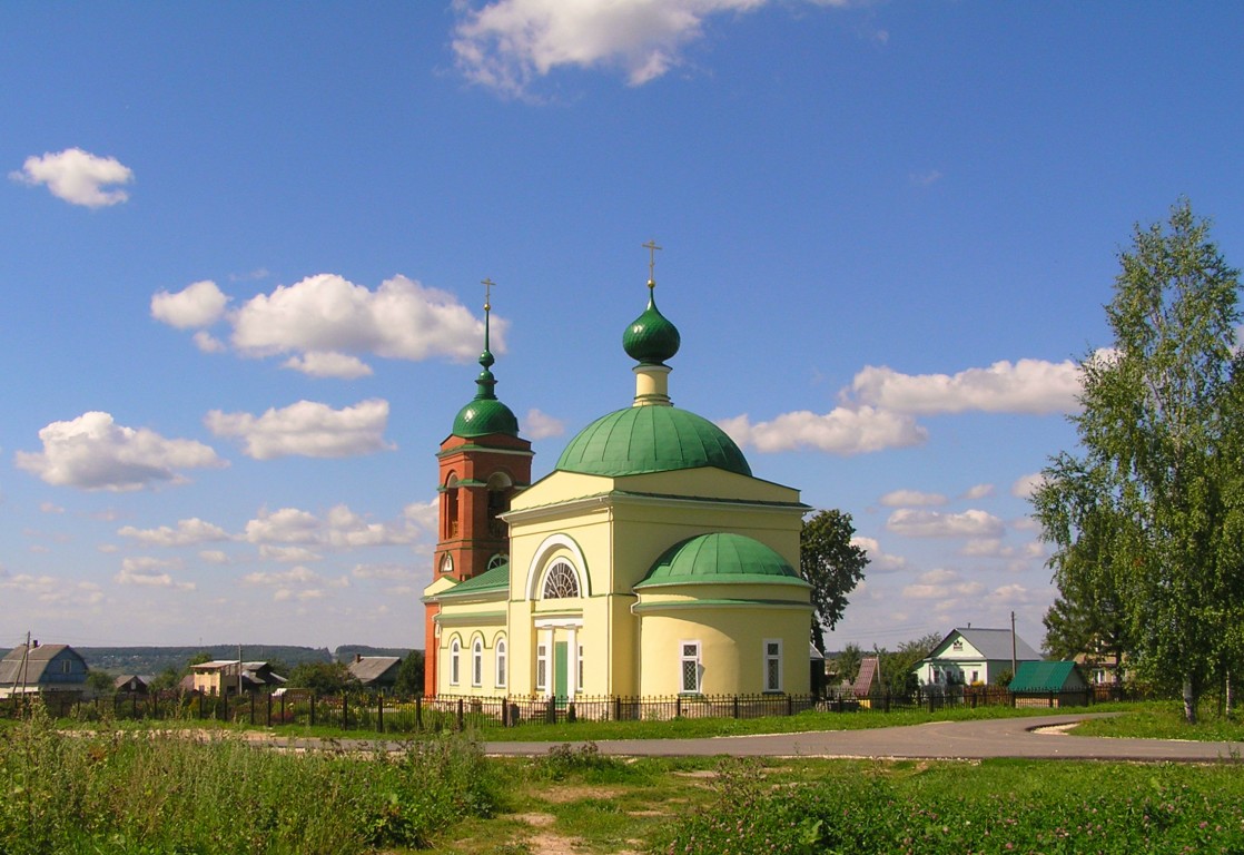 Каменки. Церковь Казанской иконы Божией Матери. общий вид в ландшафте