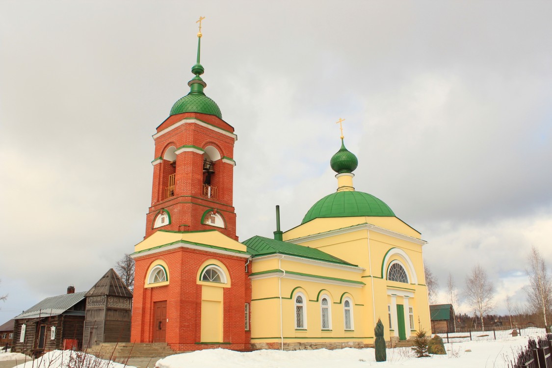 Каменки. Церковь Казанской иконы Божией Матери. общий вид в ландшафте, Вид с юго-запада