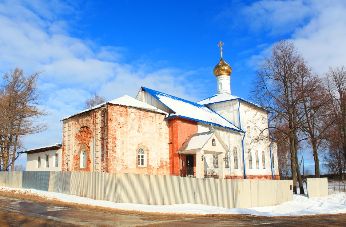 Церковь Сретения Господня, Константиново (Сергиево-Посадский городской округ, Московская область). фасады, Вид с юго-запада