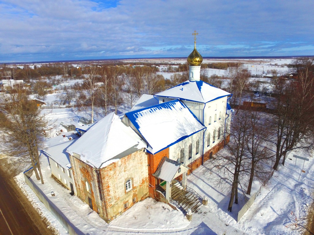 Константиново. Церковь Сретения Господня. общий вид в ландшафте, Вид с юго-запада, фото с квадрокоптера