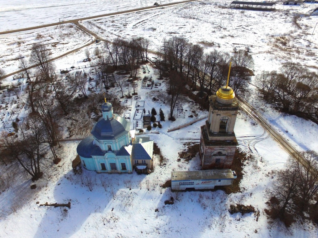 Церковь Покрова Пресвятой Богородицы, Кучки (Сергиево-Посадский городской округ, Московская область). общий вид в ландшафте, Вид с севера, фото с квадрокоптера