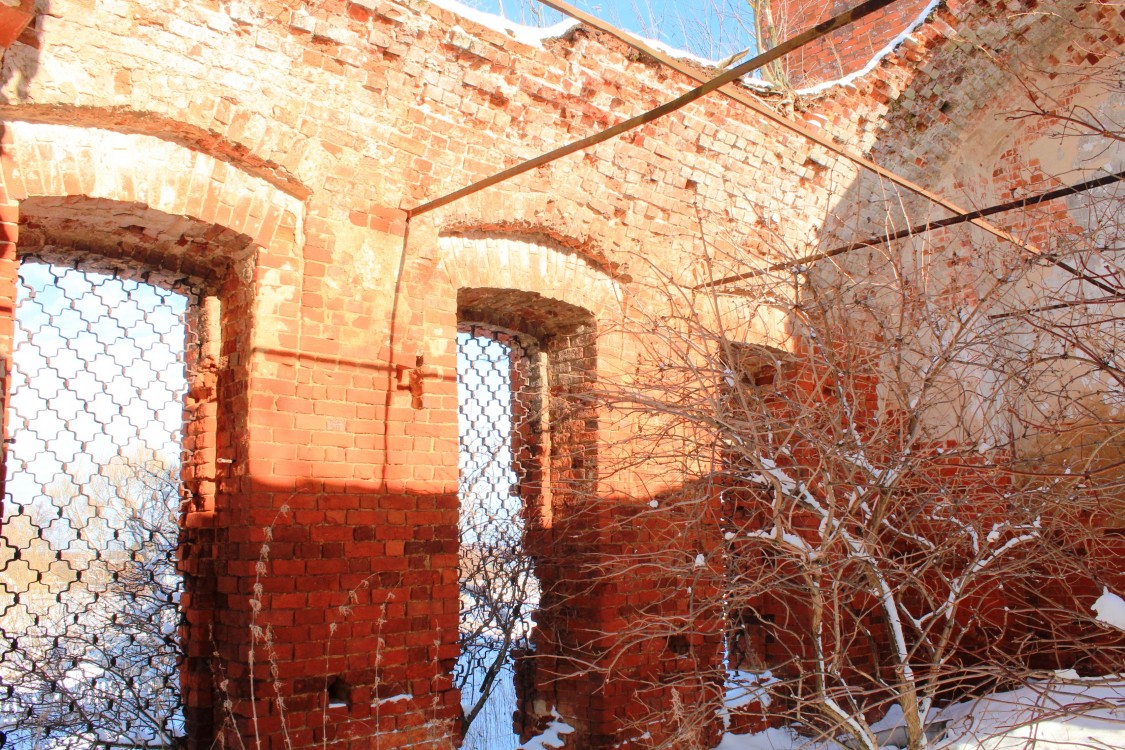 Церковь Николая Чудотворца, Никульское (Сергиево-Посадский городской округ, Московская область). интерьер и убранство, Северный фасад трапезной в интерьере