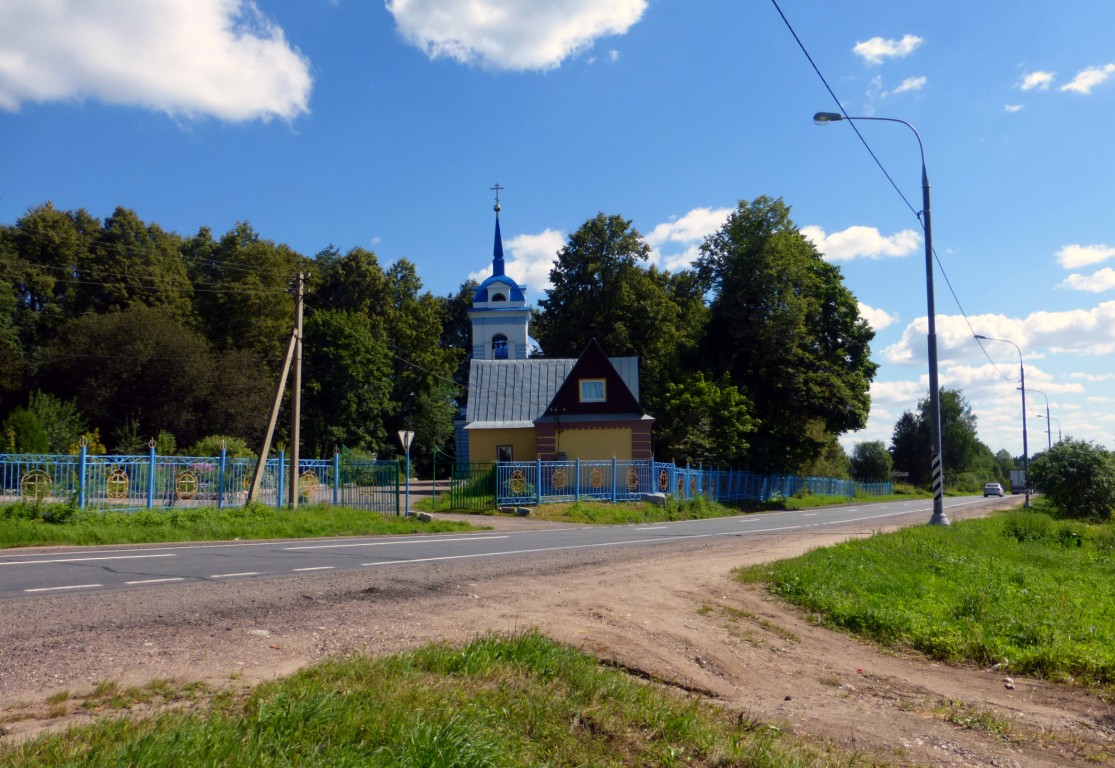 Церковь Казанской иконы Божией Матери, Хомяково (Сергиево-Посадский городской округ, Московская область). общий вид в ландшафте