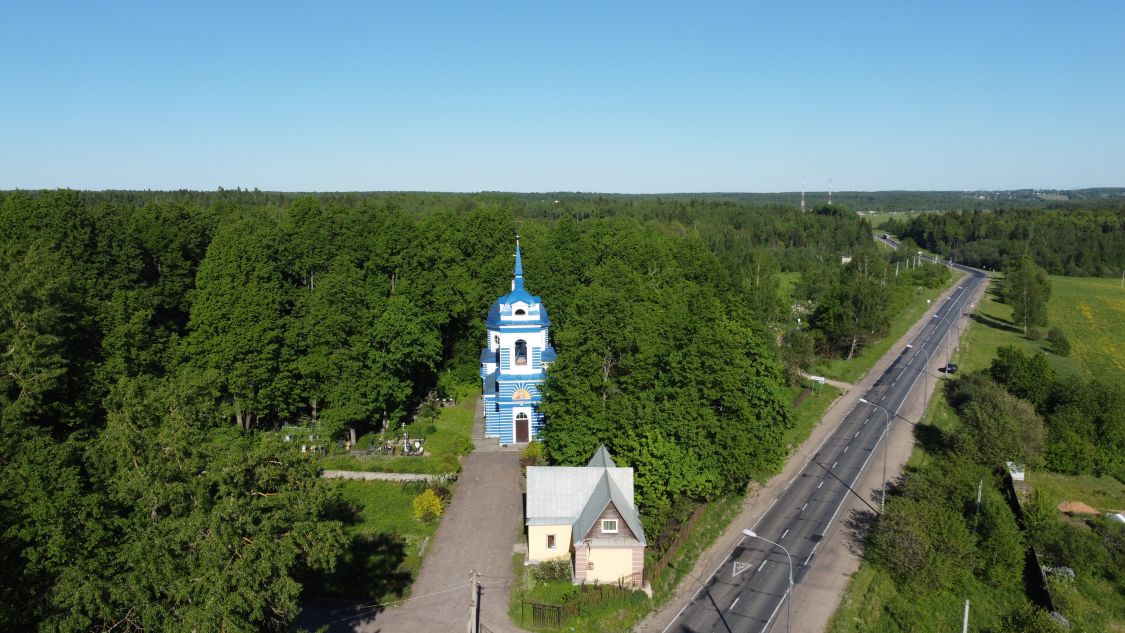 Церковь Казанской иконы Божией Матери, Хомяково (Сергиево-Посадский городской округ, Московская область). общий вид в ландшафте