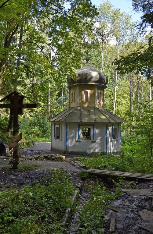 Слотино. Часовня Иоанна Предтечи с источником. художественные фотографии