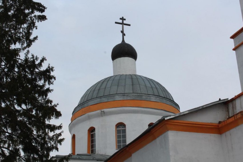 Церковь Василия Великого, Васильевское (Сергиево-Посадский городской округ, Московская область). архитектурные детали, Завершение основного объема храма