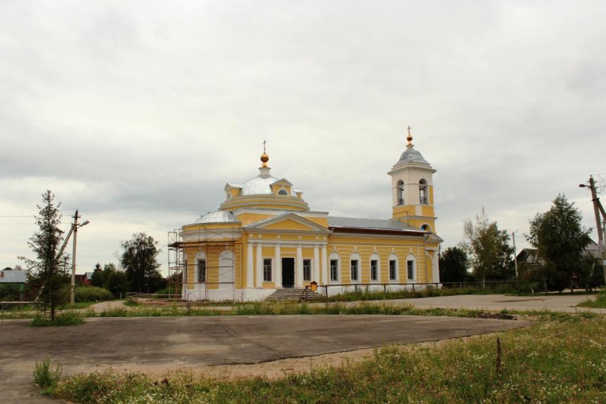 Церковь Николая Чудотворца, Озерецкое (Сергиево-Посадский городской округ, Московская область). фасады, Вид с северо-востока