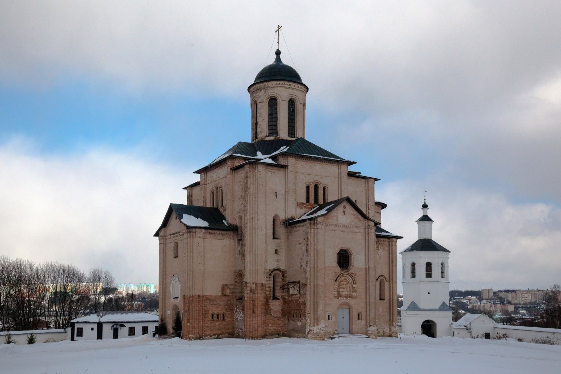 Смоленск. Церковь Михаила Архангела (Свирская) на Пристани. фасады