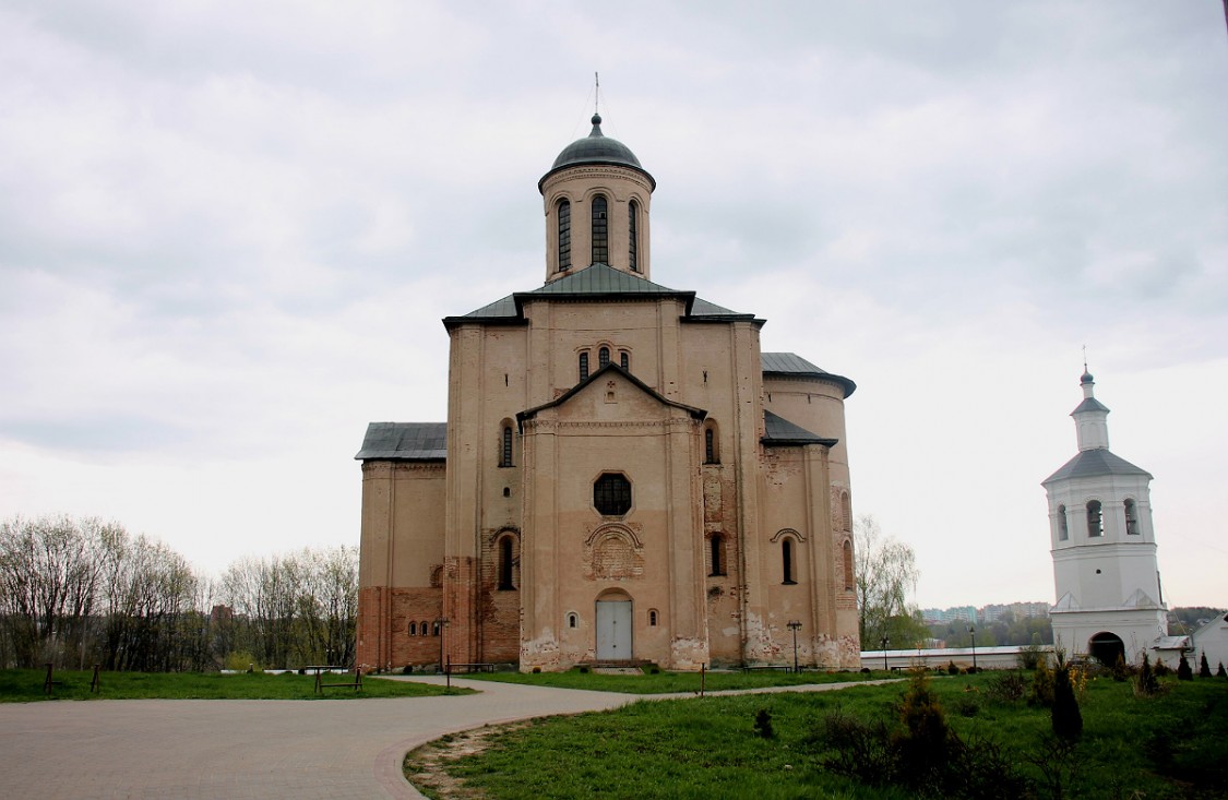 Смоленск. Церковь Михаила Архангела (Свирская) на Пристани. фасады, Вид с запада