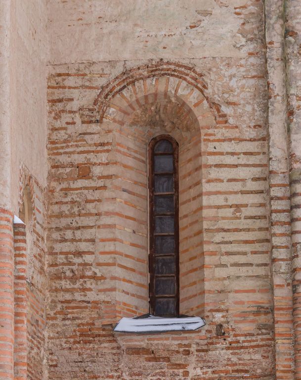 Смоленск. Церковь Михаила Архангела (Свирская) на Пристани. архитектурные детали, Фрагмент западного фасада