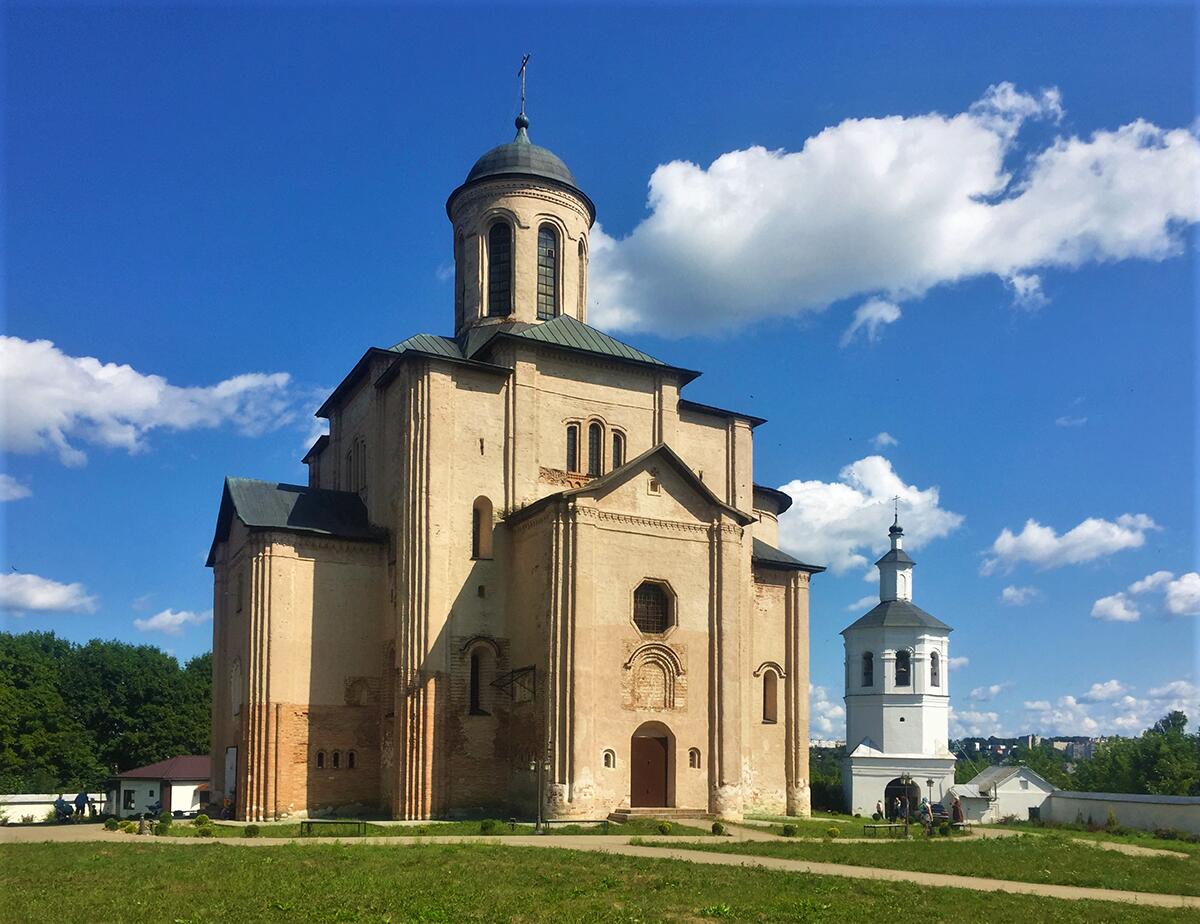 Смоленск. Церковь Михаила Архангела (Свирская) на Пристани. фасады, Вид с юго-запада
