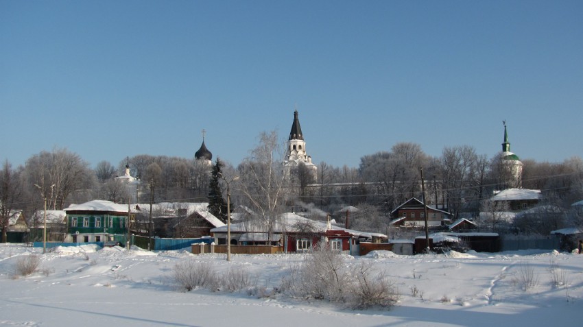 Александров. Успенский монастырь. общий вид в ландшафте, Вид с моста