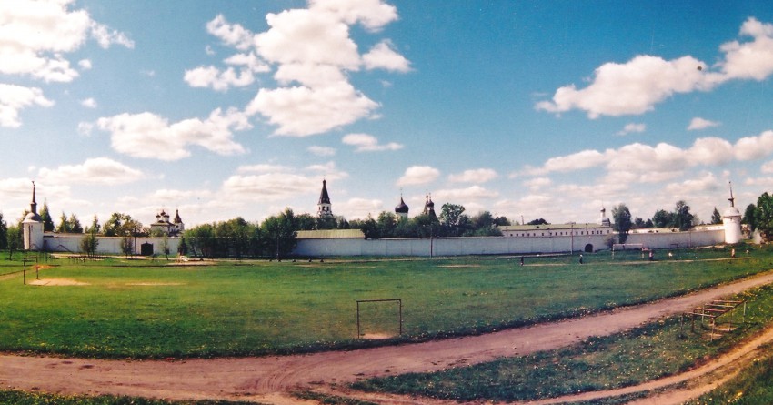 Александров. Успенский монастырь. общий вид в ландшафте