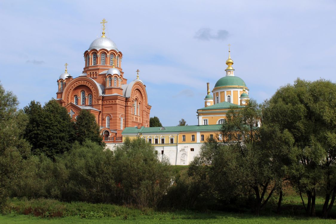 Хотьково. Покровский Хотьков монастырь. Собор Николая Чудотворца. общий вид в ландшафте