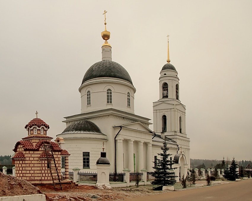 Радонеж (Городок). Церковь Спаса Преображения. фасады