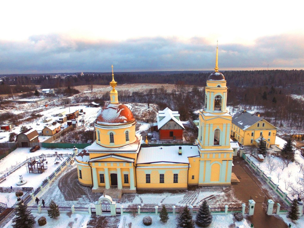 Радонеж храм