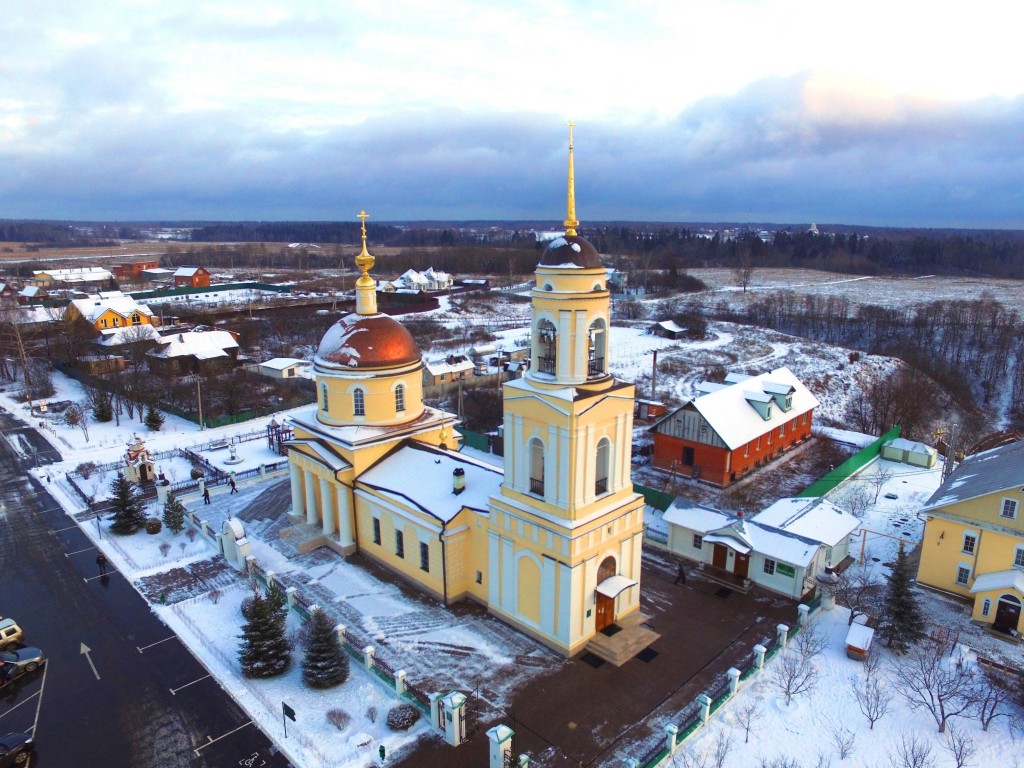 Радонеж храм