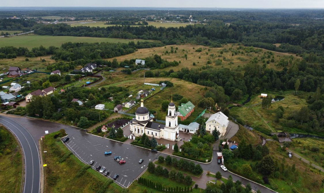 Церковь Преображения Господня, Радонеж (Городок) (Сергиево-Посадский городской округ, Московская область). общий вид в ландшафте