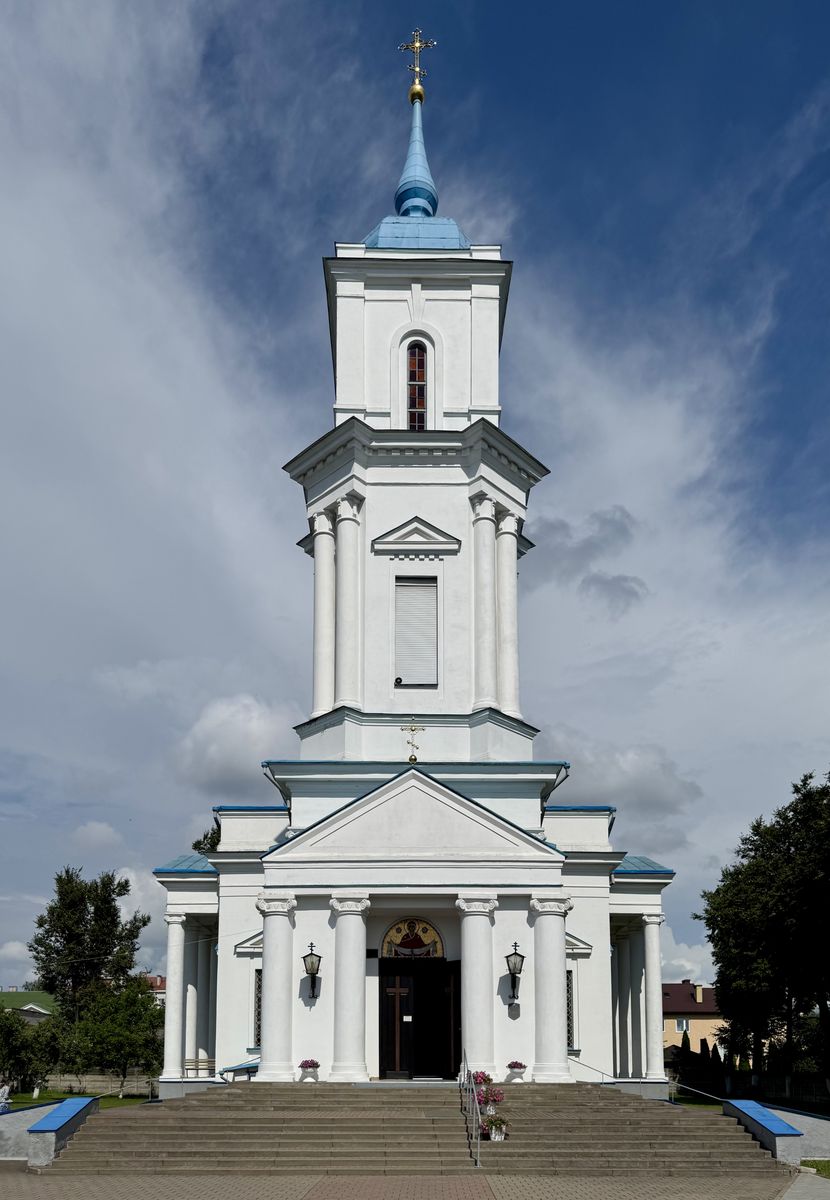 Вид с запада, фасады. Собор Покрова Пресвятой Богородицы, Барановичи (Барановичский район, Беларусь, Брестская область)