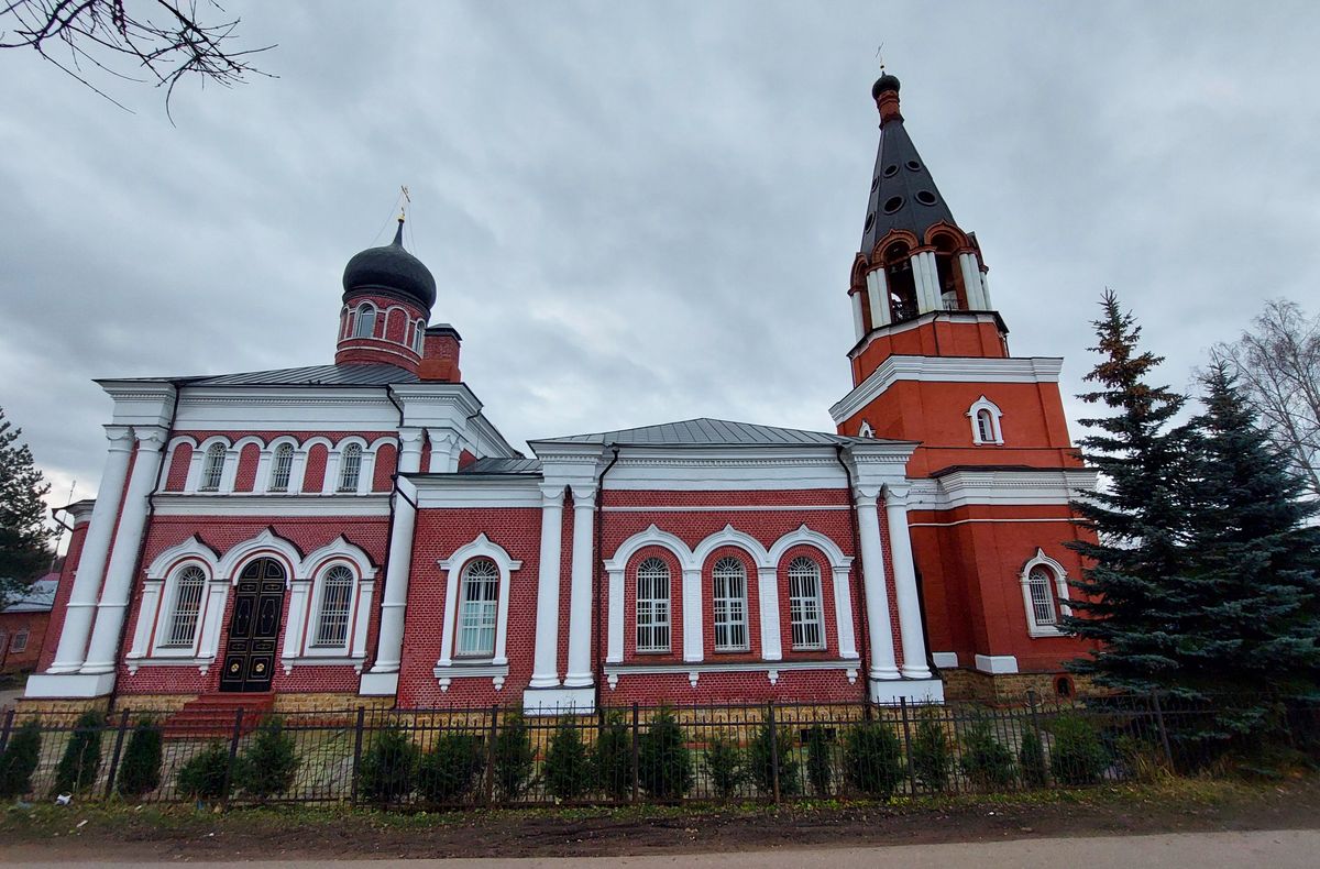 Церковь Алексия, человека Божия, Хотьково (Сергиево-Посадский городской округ, Московская область). фасады