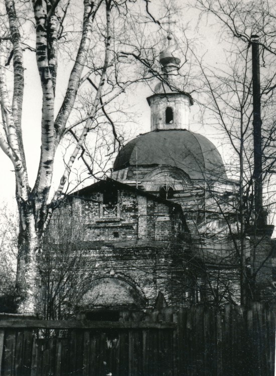 Церковь Успения Пресвятой Богородицы в Клементьеве, Сергиев Посад (Сергиево-Посадский городской округ, Московская область). документальные фотографии