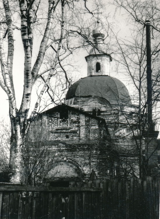 Сергиев Посад. Церковь Успения Пресвятой Богородицы в Клементьеве. документальные фотографии