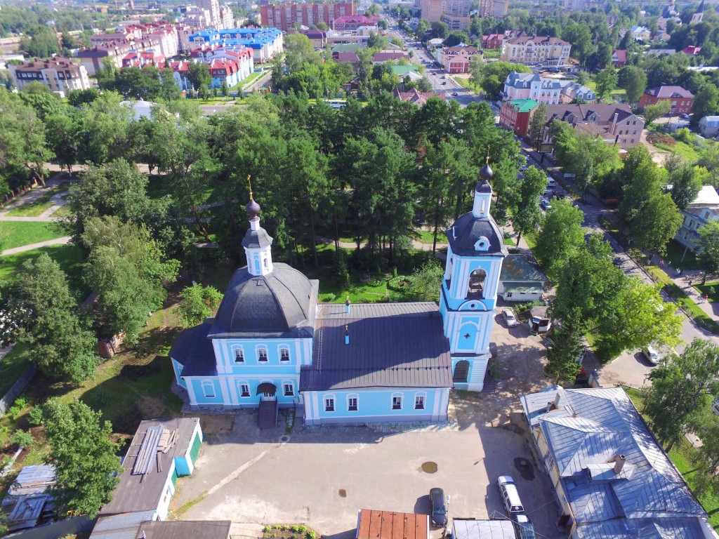 Сергиев Посад. Церковь Вознесения Господня в бывшей Иконной слободе. общий вид в ландшафте, Вид с севера, фото с квадрокоптера