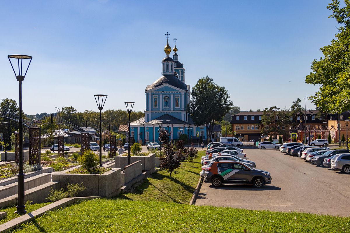 Сергиев Посад. Церковь Воскресения Словущего (Петра и Павла) в бывшей Каличьей слободе. фасады