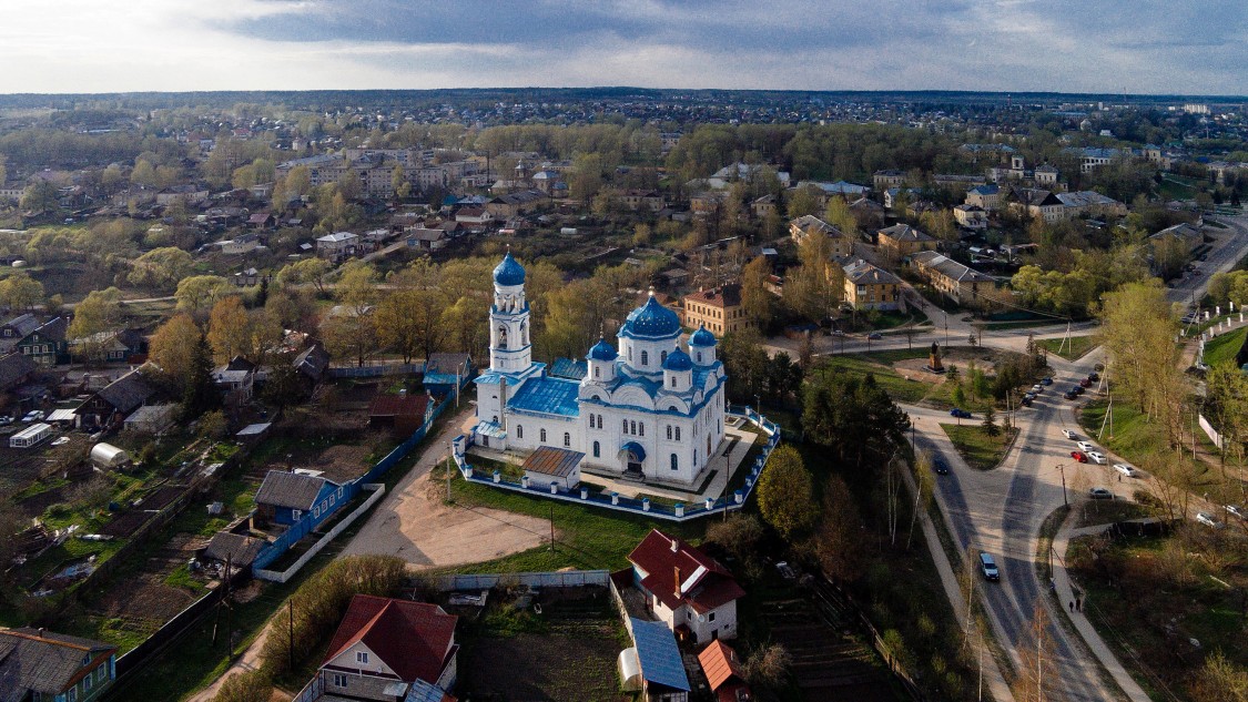 Торжок. Церковь Благовещения Пресвятой Богородицы (Михаила Архангела). общий вид в ландшафте